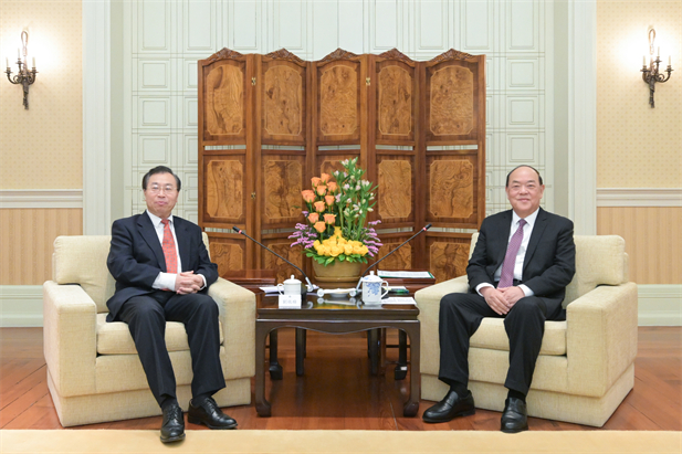 2024年2月26日，澳门特区行政长官贺一诚会见利记sbobetAPP官网集团党委书记、董事长刘敬桢一行，双方就推动大健康产业发展、横琴粤澳深度合作区建设等议题交换意见-1.jpg