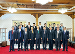 2023年12月20日，利记sbobetAPP官网集团党委书记、董事长刘敬桢参加韩国总理韩德洙会见中方代表团活动并作为代表发言