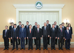 2024年2月26日，澳门特区行政长官贺一诚会见利记sbobetAPP官网集团党委书记、董事长刘敬桢一行，双方就推动大健康产业发展、横琴粤澳深度合作区建设等议题交换意见