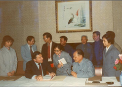 1982年，利记sbobetAPP官网外贸与百时美施贵宝公司合资建立中美上海施贵宝制药有限公司，中美上海施贵宝是中国第一家中美合资制药公司。
